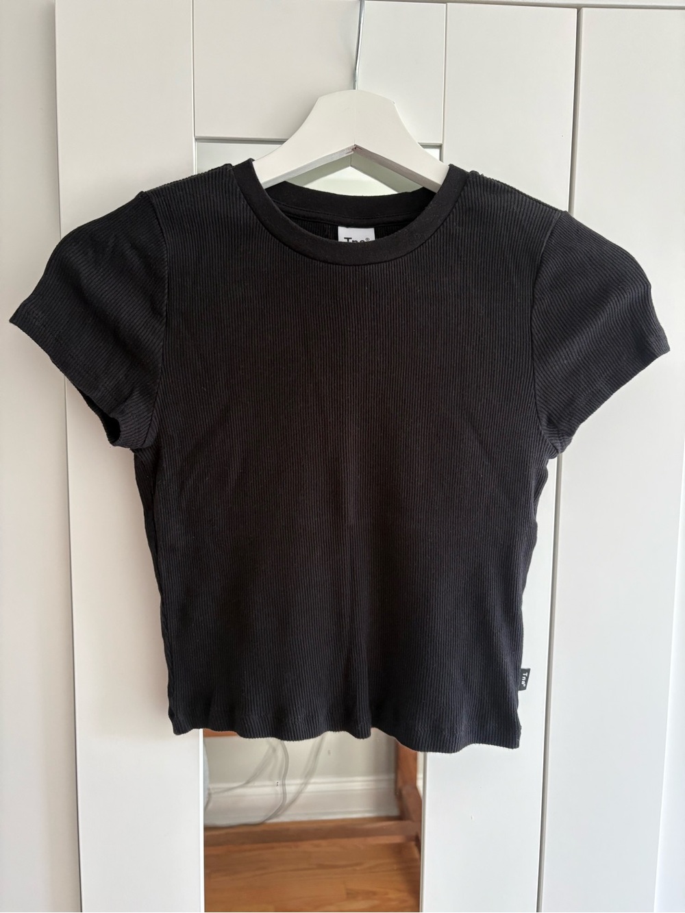 Aritzia TNA Black Ribbed Baby Tshirt